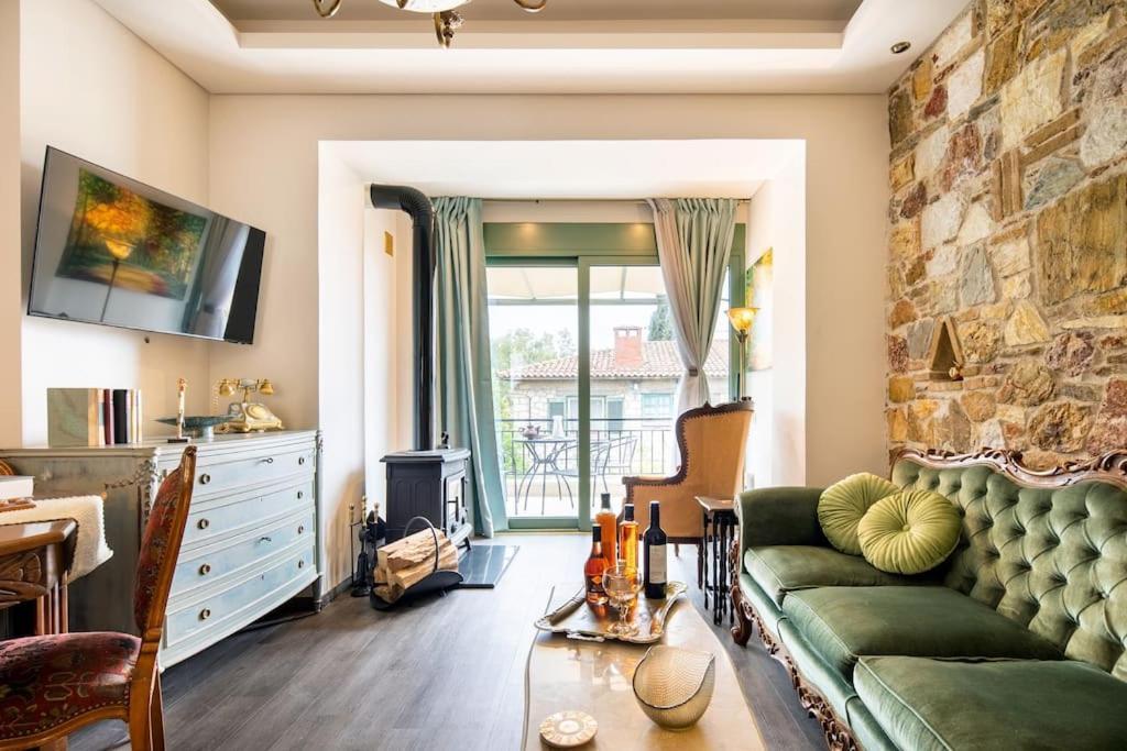 Queen'S Stone Legend, Royal Living By Acropolis Atena Exterior foto